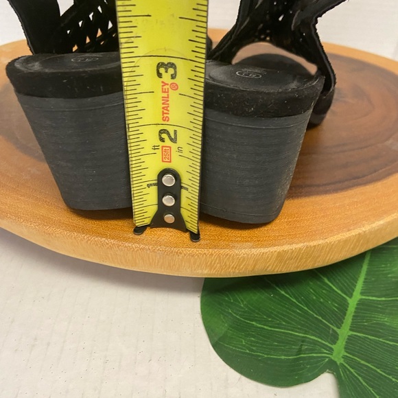 Nature Breeze Stenciled Cut Out Peep Toe Booties - Picture 8 of 11